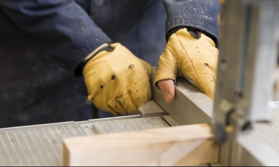 Rękawice robocze na budowę - jakie kupić do pracy?