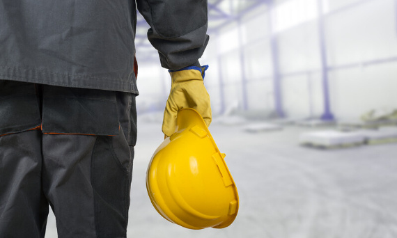 Bezpieczeństwo na hali produkcyjnej: jak zapewnić optymalne warunki pracy?