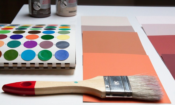 Jaką farbę do malowania wybrać? Farby ceramiczne, akrylowe czy lateksowe?