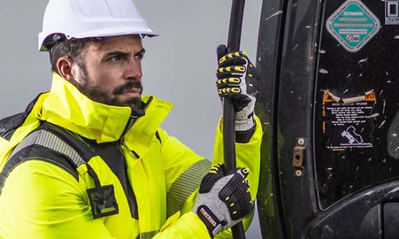Rękawice robocze odpowiednie do pracy w transporcie – sklep i hurtownia Optimum BHP poleca rękawice do pracy w transporcie